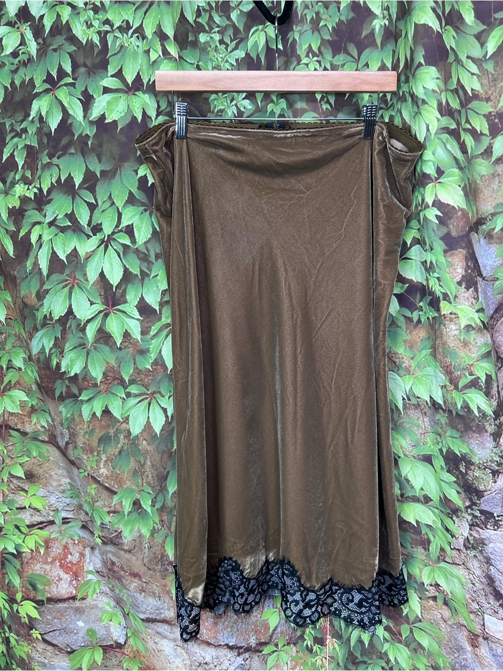 HOUSE OF HARLOW Quiet Luxury Bronze Crushed Velvet Longline Lace Trim Skirt, L - Picture 7 of 13